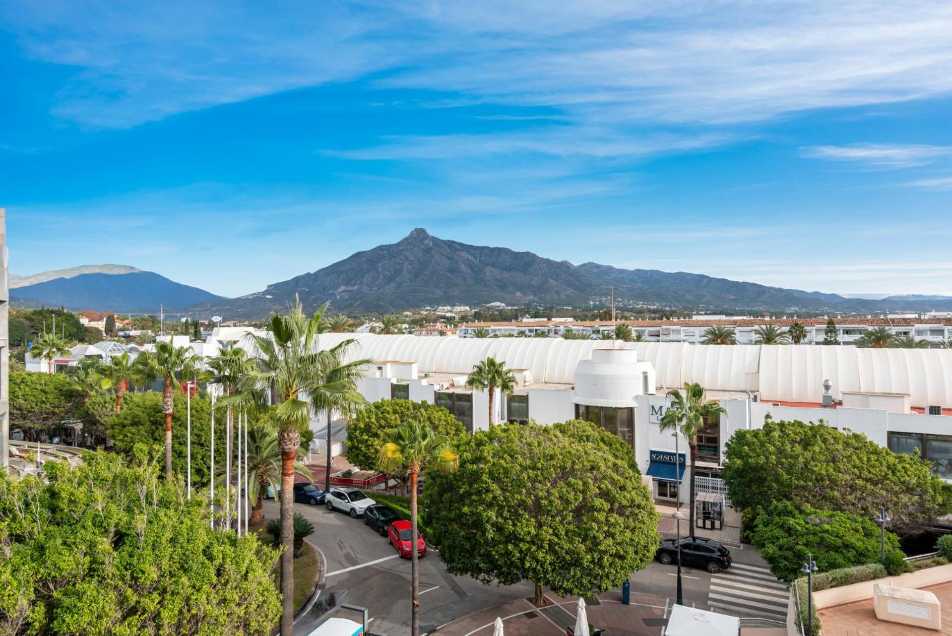Vistas Al Mar En El Centro De Puerto Banus 3 4h Apartment Marbella