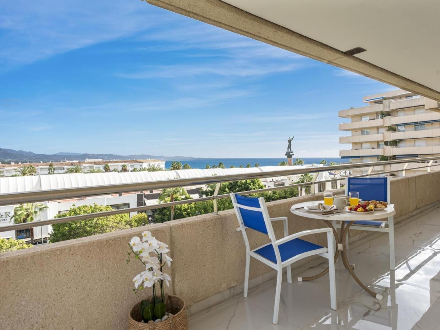 Vistas Al Mar En El Centro De Puerto Banus 3 4h Apartment *