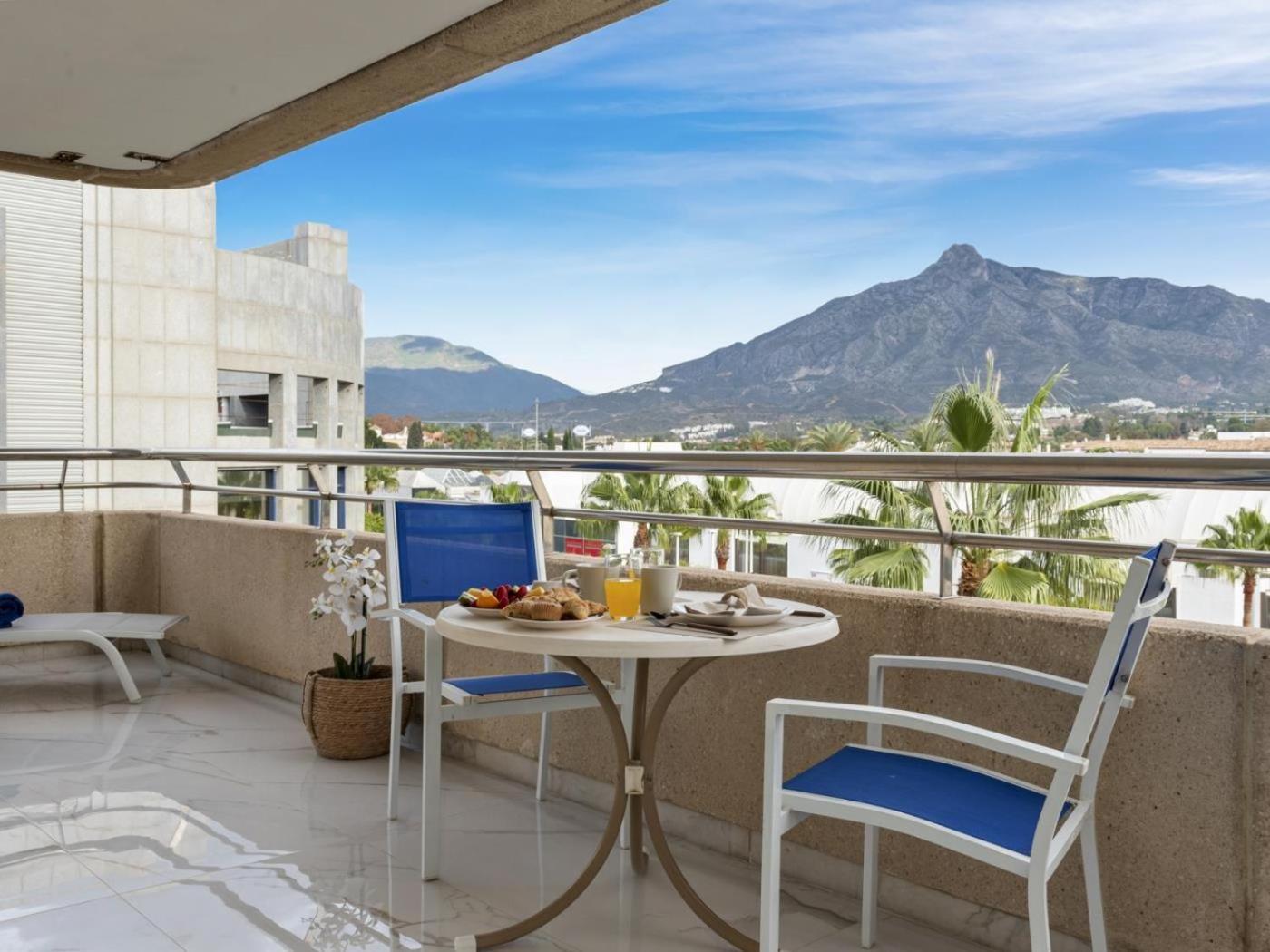 Apartment Vistas Al Mar En El Centro De Puerto Banus 3 4h Marbella